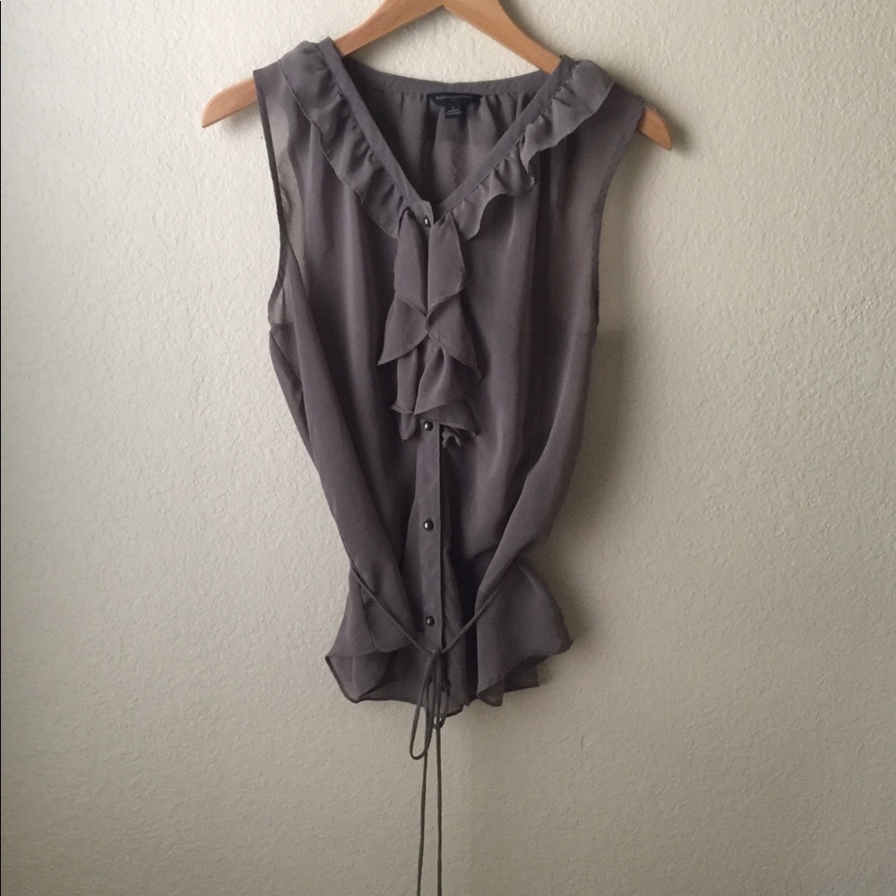 Banana Republic Sleeveless Button Down Blouse